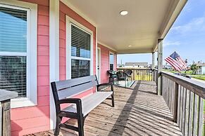 Walk to Sea Isle Beach: Bright Galveston Home!