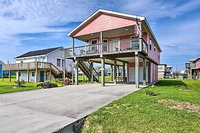 Walk to Sea Isle Beach: Bright Galveston Home!