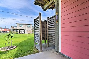 Walk to Sea Isle Beach: Bright Galveston Home!