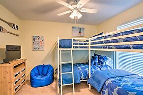 Walk to Sea Isle Beach: Bright Galveston Home!