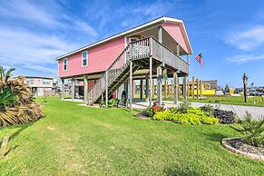 Walk to Sea Isle Beach: Bright Galveston Home!