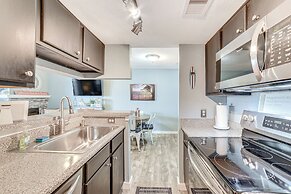 1/4 Mi to Seawall: Relaxing Galveston Condo!