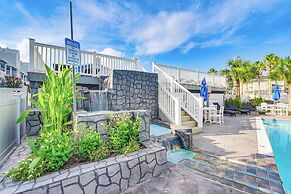 1/4 Mi to Seawall: Relaxing Galveston Condo!