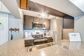1/4 Mi to Seawall: Relaxing Galveston Condo!