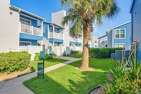 1/4 Mi to Seawall: Relaxing Galveston Condo!
