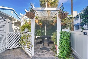 1/4 Mi to Seawall: Relaxing Galveston Condo!