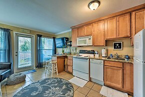 Oceanfront Condo w/ Pool in Galveston!