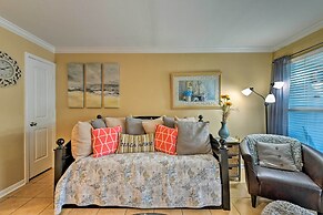 Oceanfront Condo w/ Pool in Galveston!