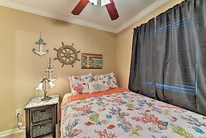 Oceanfront Condo w/ Pool in Galveston!