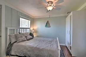 Steps to Sand: Galveston Beach Bungalow!