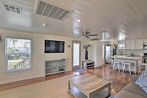 Steps to Sand: Galveston Beach Bungalow!