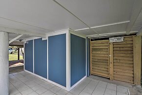 Steps to Sand: Galveston Beach Bungalow!