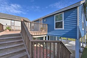 Steps to Sand: Galveston Beach Bungalow!