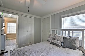 Steps to Sand: Galveston Beach Bungalow!