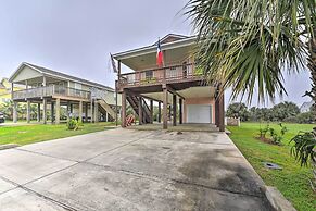 1/4 Mi to Beach: Canal-view Home in Galveston!