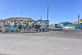 1/4 Mi to Beach: Canal-view Home in Galveston!