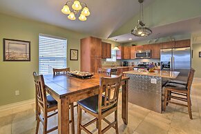 1/4 Mi to Beach: Canal-view Home in Galveston!