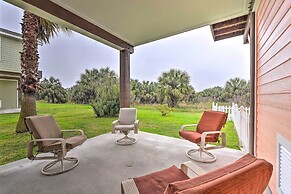 1/4 Mi to Beach: Canal-view Home in Galveston!