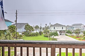 1/4 Mi to Beach: Canal-view Home in Galveston!