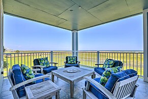 Gulf View + Beach Access: Galveston Resort Condo!