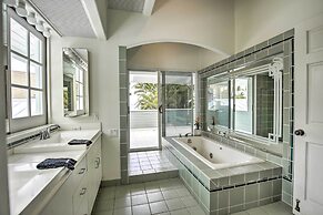 Ocean-view Kailua-kona Escape w/ Private Pool!