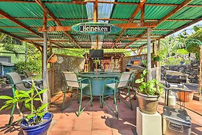 Kailua-kona Home w/ Tropical Bar: Walk to Beach!