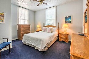 Vintage Galveston Apt < 1/2 Mi to Porretto Beach!