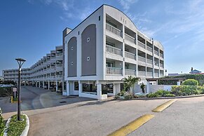 Walk to Beach: Casa Del Mar Condo w/ Ocean Views!