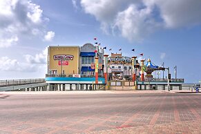 Bright Galveston Bungalow: 1/2 Mi to Pleasure Pier