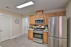 Bright Galveston Bungalow: 1/2 Mi to Pleasure Pier