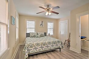 Bright Galveston Bungalow: 1/2 Mi to Pleasure Pier