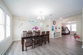 Bright Galveston Bungalow: 1/2 Mi to Pleasure Pier