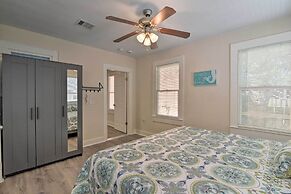 Bright Galveston Bungalow: 1/2 Mi to Pleasure Pier