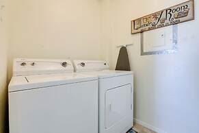 Balcony & Pool Access: Condo in Galveston!