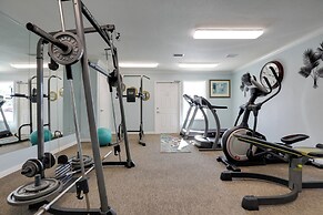 Balcony & Pool Access: Condo in Galveston!