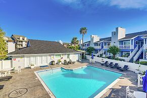 Balcony & Pool Access: Condo in Galveston!