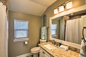 Beachfront Galveston Oasis: Balconies, Ocean View!