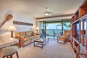 Oceanfront Kailua-kona Condo w/ Community Pool!