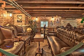 Retro-style Studio in Historic Downtown Home!