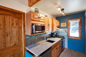 Heart of Superior Lake Cabin: 15 Mi to Lutsen Mtn!