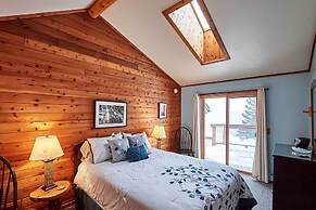 Heart of Superior Lake Cabin: 15 Mi to Lutsen Mtn!