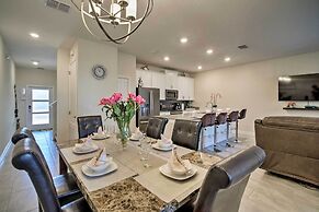 Disney-area Townhome w/ Lanai & Resort Amenities!