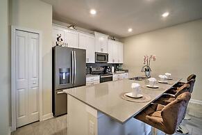 Disney-area Townhome w/ Lanai & Resort Amenities!