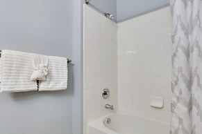 12 Mi to Disney: Family Home w/ Resort Amenities!