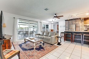 'tropical Landing' Stuart Home w/ Pool + Grill!