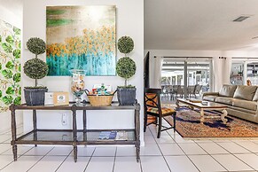 'tropical Landing' Stuart Home w/ Pool + Grill!