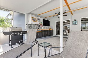 'tropical Landing' Stuart Home w/ Pool + Grill!
