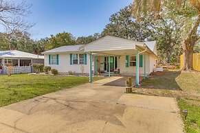 Walk to Beach: Fort Walton Coastal Retreat