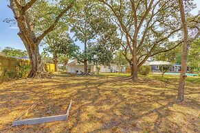 Walk to Beach: Fort Walton Coastal Retreat