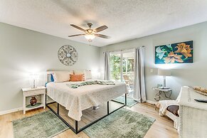 Walk to Beach: Fort Walton Coastal Retreat